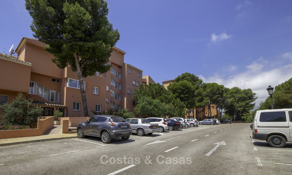 Appartement entièrement rénové avec vue sur la mer à vendre près du port de plaisance d'Estepona, Estepona 12802