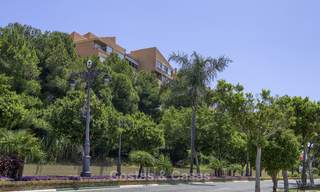Appartement entièrement rénové avec vue sur la mer à vendre près du port de plaisance d'Estepona, Estepona 12804 