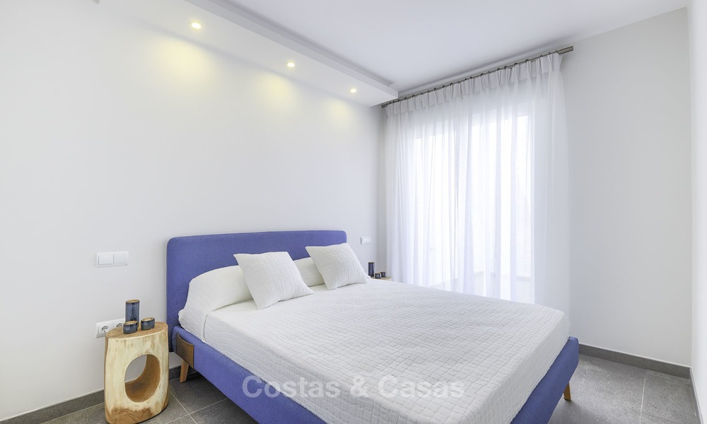 Penthouse de plage entièrement rénové avec vue sur la mer à vendre, Mijas Costa 12886