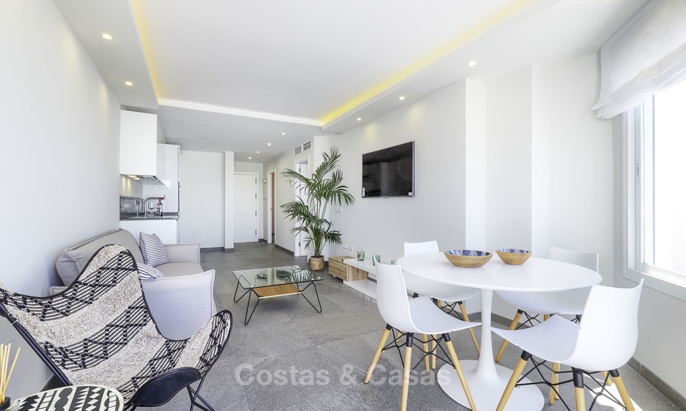 Penthouse de plage entièrement rénové avec vue sur la mer à vendre, Mijas Costa 12894