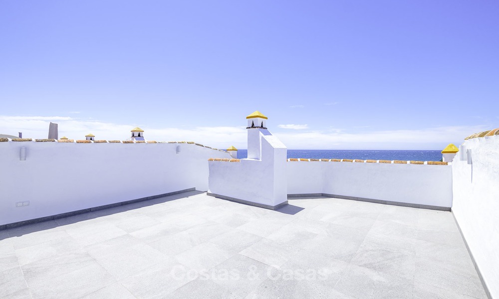 Penthouse de plage entièrement rénové avec vue sur la mer à vendre, Mijas Costa 12901