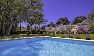 Appartements de jardin bien situé et à prix attractif à vendre, à distance de marche de la plage, des commodités et de Puerto Banus - Nueva Andalucia, Marbella 13091 