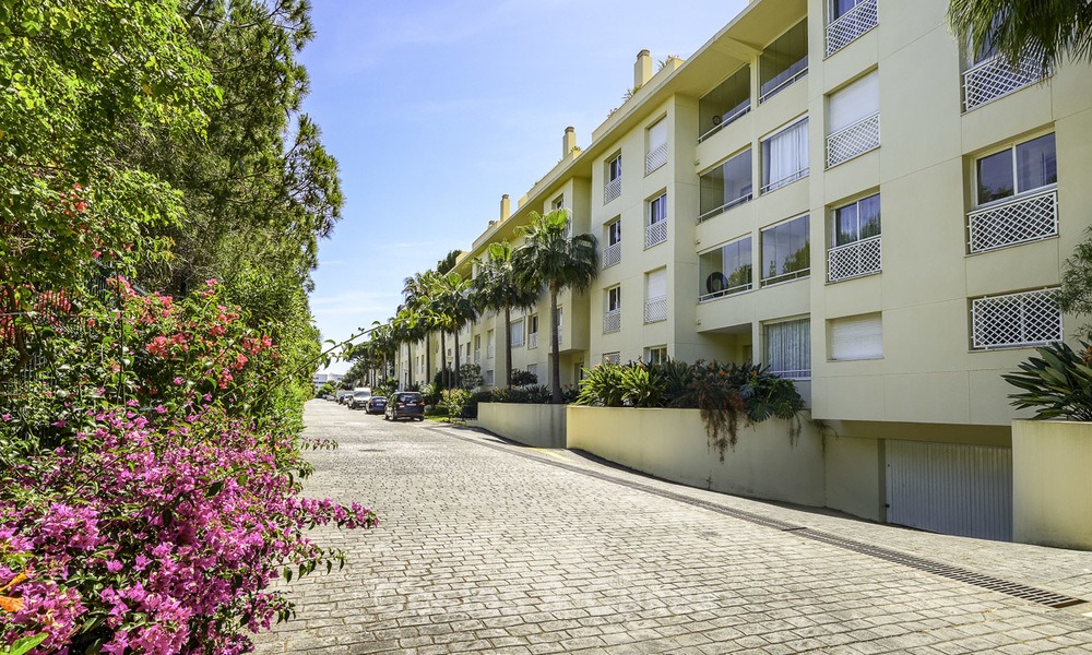 Bel appartement en première ligne de plage avec une vue exceptionnelle sur la mer à vendre dans un complexe de haut standing, Cabopino, Marbella Est 13012