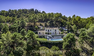 Villa traditionnelle idyllique avec vue imprenable sur la campagne à vendre, dans le domaine sécurisé et exclusif d'El Madroñal, Benahavis, Marbella. 12939 