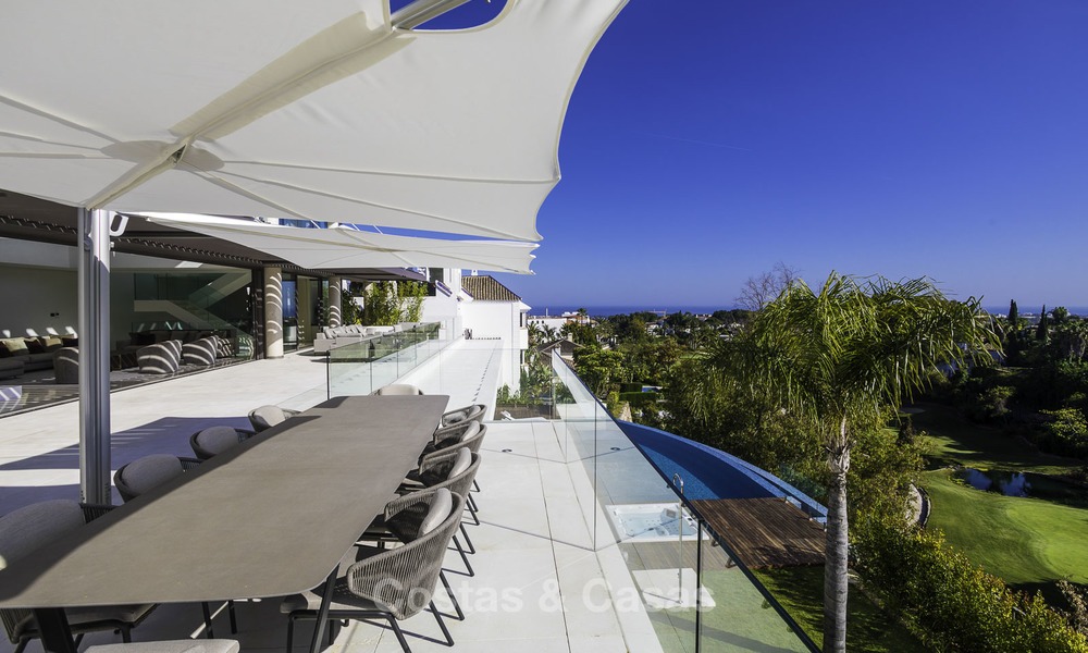 Villa de luxe flambant neuve et moderne avec vue panoramique sur la mer à vendre, prête à emménager, dans une urbanisation chic de golf à Nueva Andalucía, Marbella 13256
