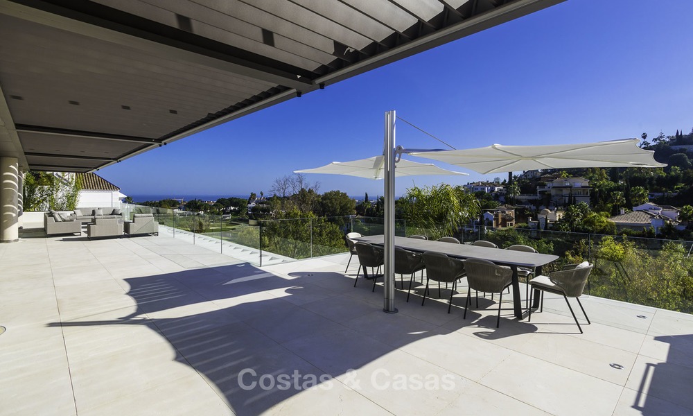 Villa de luxe flambant neuve et moderne avec vue panoramique sur la mer à vendre, prête à emménager, dans une urbanisation chic de golf à Nueva Andalucía, Marbella 13258