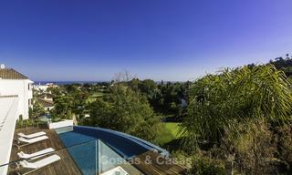 Villa de luxe flambant neuve et moderne avec vue panoramique sur la mer à vendre, prête à emménager, dans une urbanisation chic de golf à Nueva Andalucía, Marbella 13261 