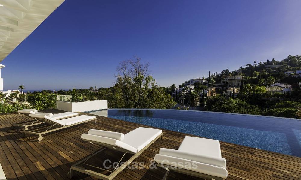 Villa de luxe flambant neuve et moderne avec vue panoramique sur la mer à vendre, prête à emménager, dans une urbanisation chic de golf à Nueva Andalucía, Marbella 13266