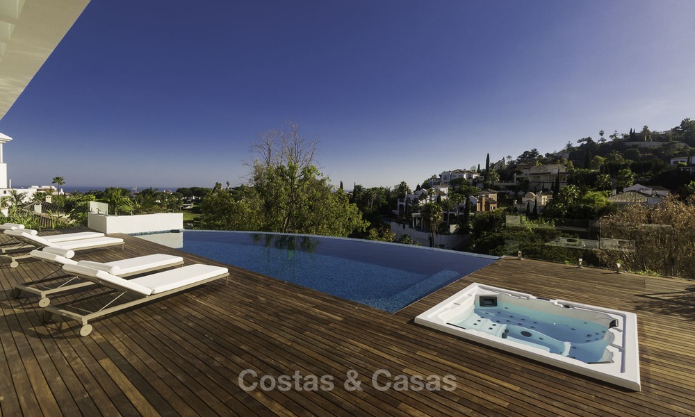 Villa de luxe flambant neuve et moderne avec vue panoramique sur la mer à vendre, prête à emménager, dans une urbanisation chic de golf à Nueva Andalucía, Marbella 13268