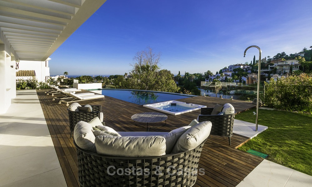 Villa de luxe flambant neuve et moderne avec vue panoramique sur la mer à vendre, prête à emménager, dans une urbanisation chic de golf à Nueva Andalucía, Marbella 13277