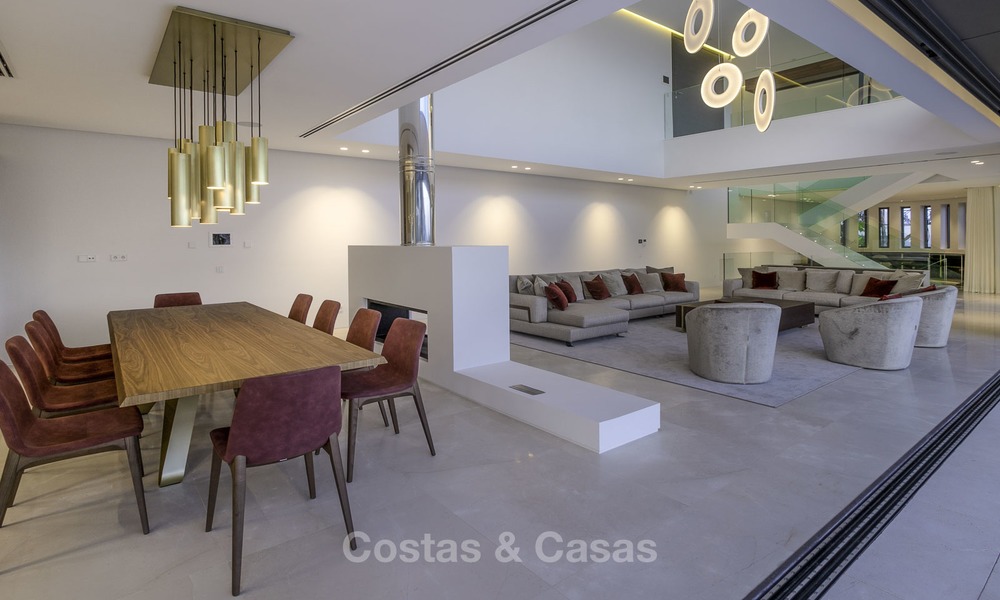 Villa de luxe flambant neuve et moderne avec vue panoramique sur la mer à vendre, prête à emménager, dans une urbanisation chic de golf à Nueva Andalucía, Marbella 13286