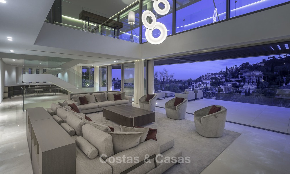 Villa de luxe flambant neuve et moderne avec vue panoramique sur la mer à vendre, prête à emménager, dans une urbanisation chic de golf à Nueva Andalucía, Marbella 13299