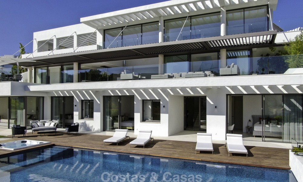 Villa de luxe flambant neuve et moderne avec vue panoramique sur la mer à vendre, prête à emménager, dans une urbanisation chic de golf à Nueva Andalucía, Marbella 13306
