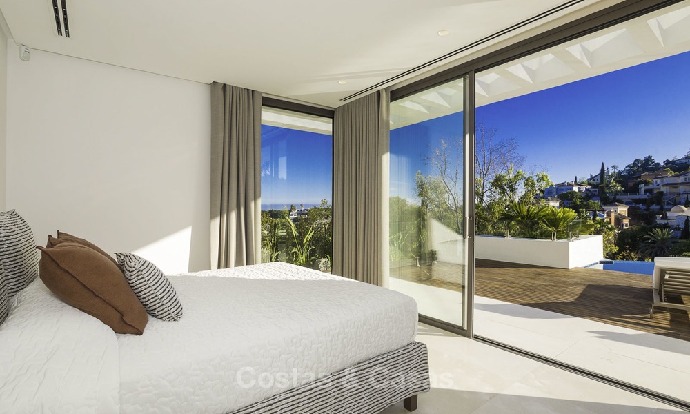 Villa de luxe flambant neuve et moderne avec vue panoramique sur la mer à vendre, prête à emménager, dans une urbanisation chic de golf à Nueva Andalucía, Marbella 13307