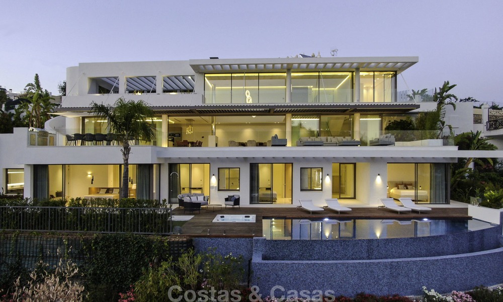 Villa de luxe flambant neuve et moderne avec vue panoramique sur la mer à vendre, prête à emménager, dans une urbanisation chic de golf à Nueva Andalucía, Marbella 13309