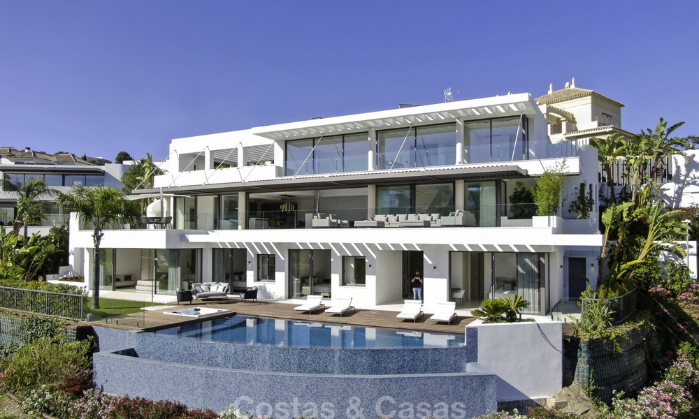 Villa de luxe flambant neuve et moderne avec vue panoramique sur la mer à vendre, prête à emménager, dans une urbanisation chic de golf à Nueva Andalucía, Marbella 13311
