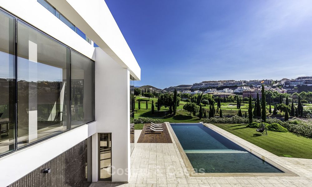 Superbe villa contemporaine de luxe à vendre en première ligne de golf dans un quartier exclusif, Benahavis, Marbella 13407