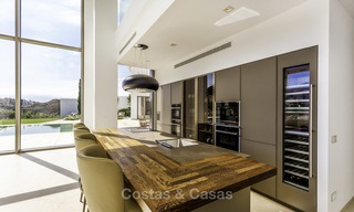 Superbe villa contemporaine de luxe à vendre en première ligne de golf dans un quartier exclusif, Benahavis, Marbella 13409 