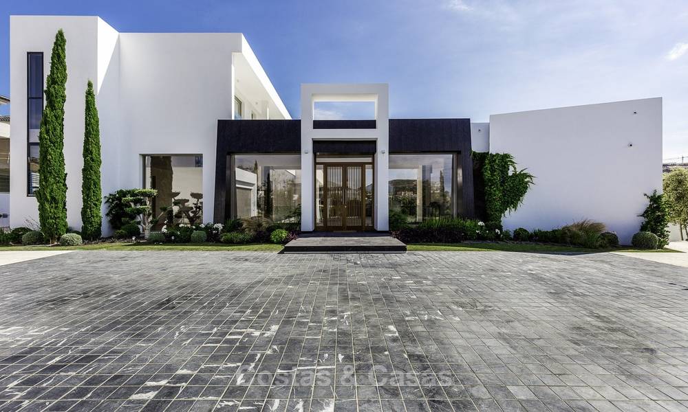 Superbe villa contemporaine de luxe à vendre en première ligne de golf dans un quartier exclusif, Benahavis, Marbella 13417