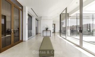 Superbe villa contemporaine de luxe à vendre en première ligne de golf dans un quartier exclusif, Benahavis, Marbella 13428 