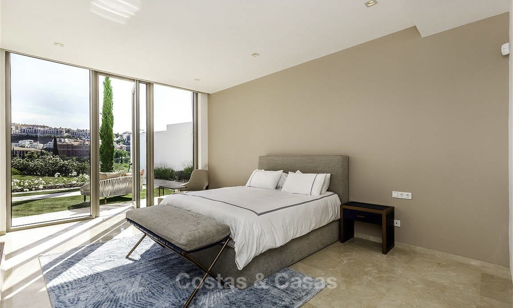 Superbe villa contemporaine de luxe à vendre en première ligne de golf dans un quartier exclusif, Benahavis, Marbella 13430