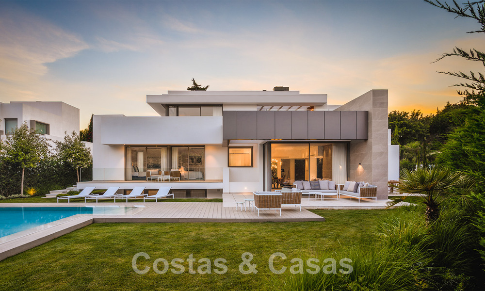 Nouvelles villas de luxe modernes à vendre sur le New Golden Mile, entre Marbella et Estepona 43077
