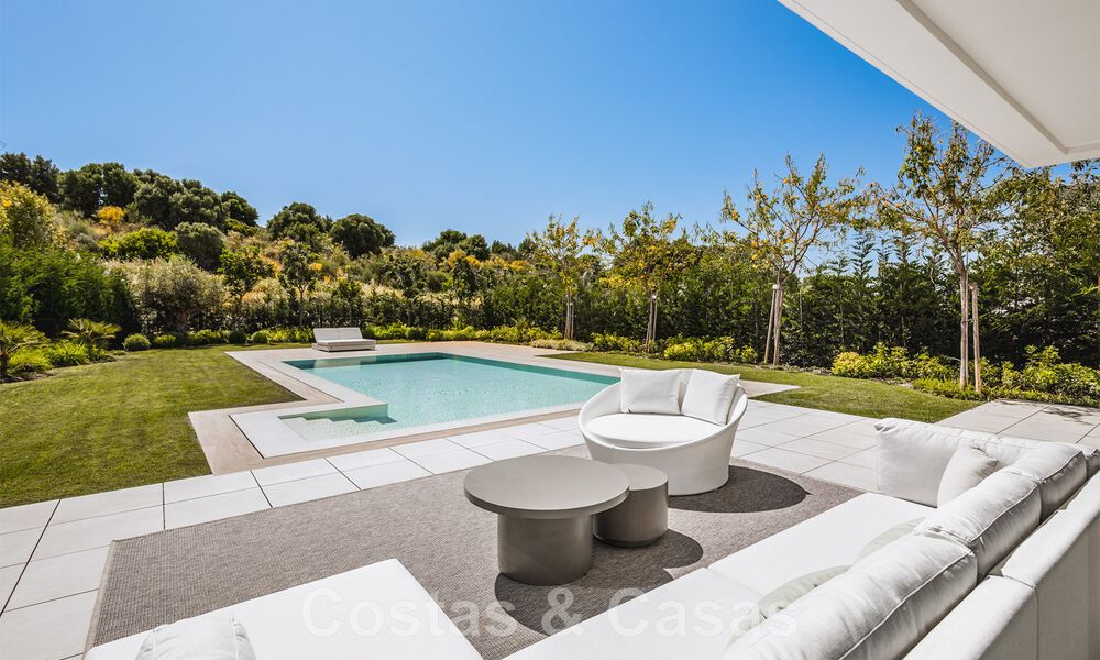 Nouvelles villas de luxe modernes à vendre sur le New Golden Mile, entre Marbella et Estepona 43080