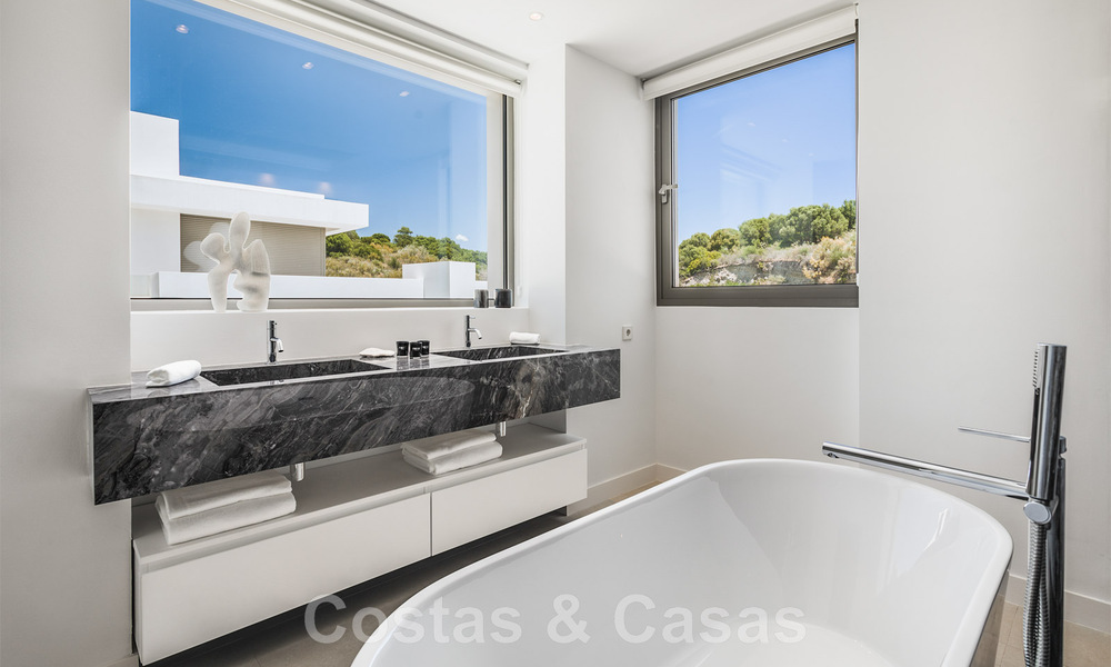Nouvelles villas de luxe modernes à vendre sur le New Golden Mile, entre Marbella et Estepona 43089