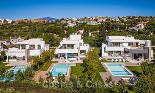 Nouvelles villas de luxe modernes à vendre sur le New Golden Mile, entre Marbella et Estepona 43098 