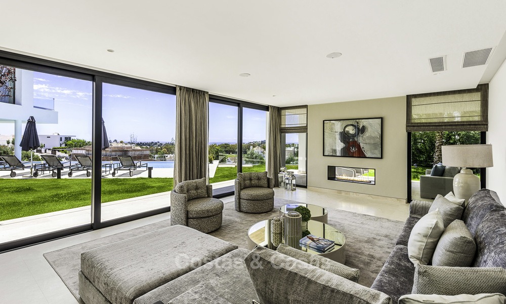 Nouvelle villa moderne avec vue panoramique sur la mer et le golf à vendre, prête à emménager à Benahavis - Marbella 13634