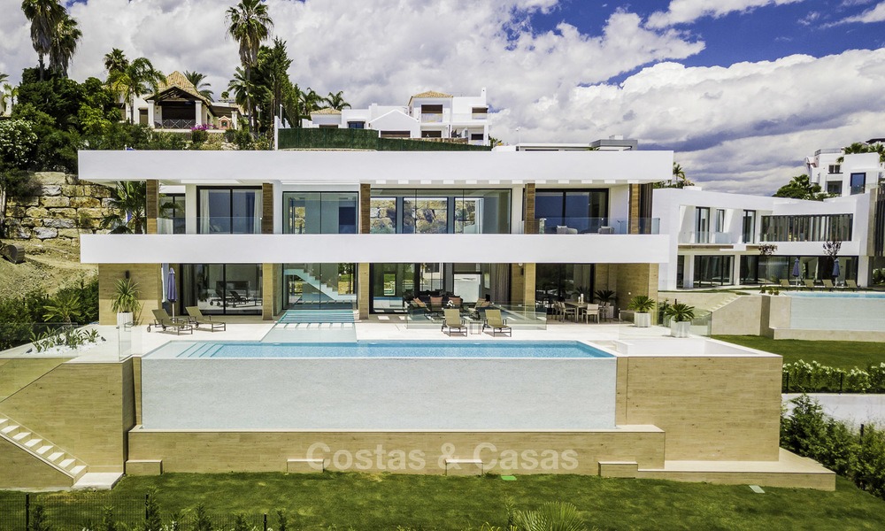 Villa contemporaine flambant neuve avec vue imprenable sur la mer et le golf à vendre, prête à emménager, Benahavis, Marbella 13691