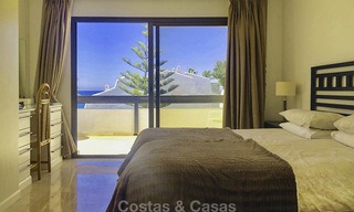 Opportunité : Merveilleuse maison de ville en première ligne de plage avec vue imprenable sur la mer à vendre sur la prestigieuse Golden Mile, Marbella 13695 
