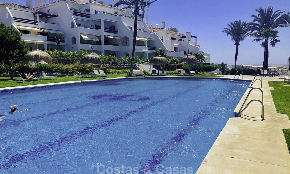 Opportunité : Merveilleuse maison de ville en première ligne de plage avec vue imprenable sur la mer à vendre sur la prestigieuse Golden Mile, Marbella 13702