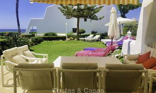Opportunité : Merveilleuse maison de ville en première ligne de plage avec vue imprenable sur la mer à vendre sur la prestigieuse Golden Mile, Marbella 13706 