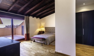Exceptionnel duplex de luxe en front de mer à vendre dans un complexe prestigieux, Puerto Banus, Marbella 13885 
