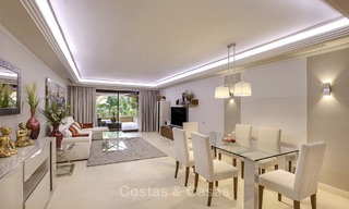 Charmant appartement haut de gamme en bord de mer à vendre dans une urbanisation élégante, Estepona Est, Marbella 13916 