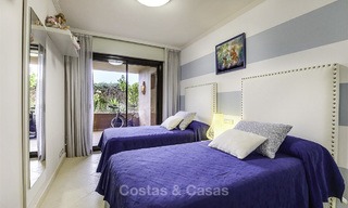 Charmant appartement haut de gamme en bord de mer à vendre dans une urbanisation élégante, Estepona Est, Marbella 13920 