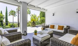 Charmante villa rénovée de style méditerranéen avec vue sur la mer à vendre, Benahavis - Marbella 14137 