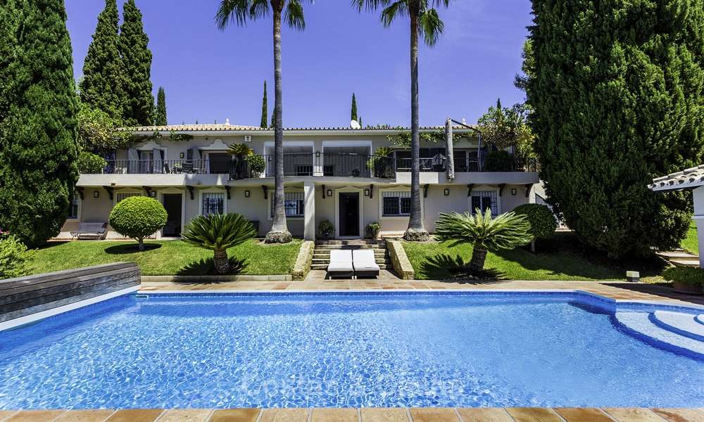 Charmante villa rénovée de style méditerranéen avec vue sur la mer à vendre, Benahavis - Marbella 14150