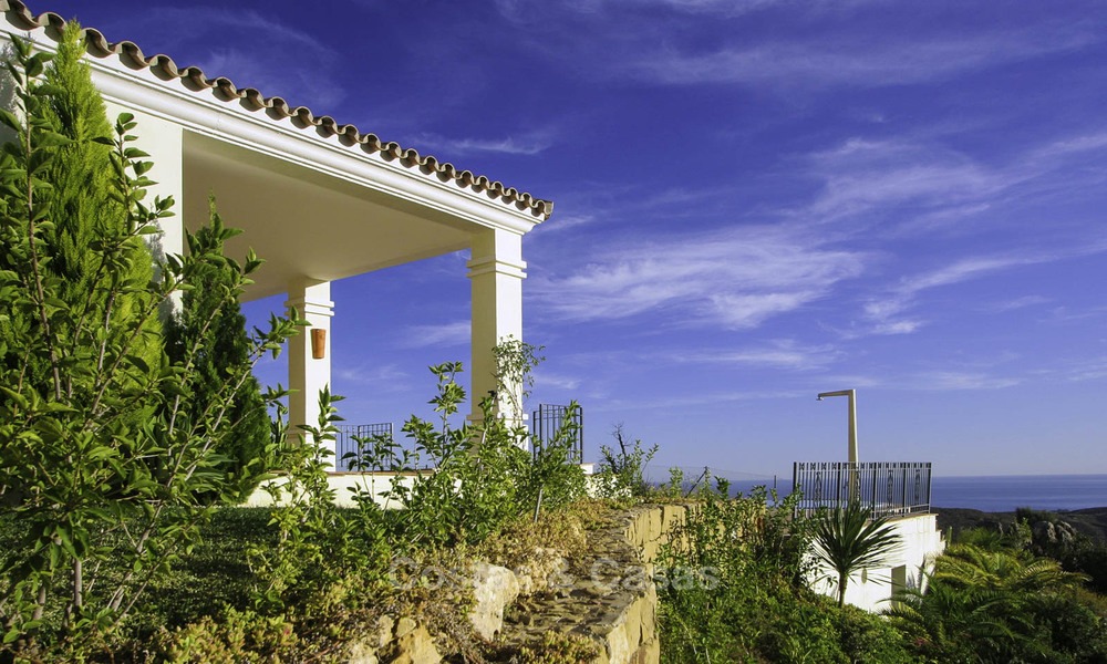 A vendre : villa classique avec vue panoramique sur la mer dans un golf de classe mondiale à Benahavis, Marbella 14164