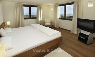 A vendre : villa classique avec vue panoramique sur la mer dans un golf de classe mondiale à Benahavis, Marbella 14169 