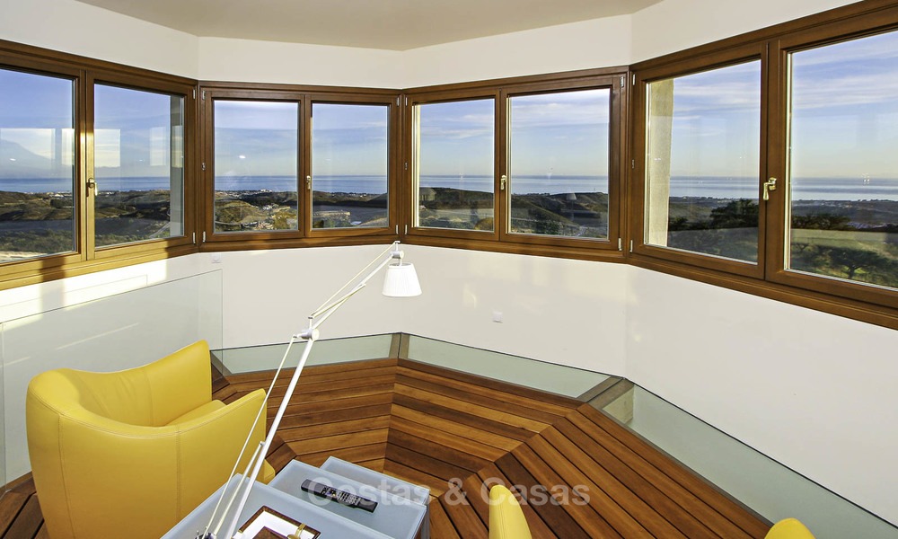 A vendre : villa classique avec vue panoramique sur la mer dans un golf de classe mondiale à Benahavis, Marbella 14173