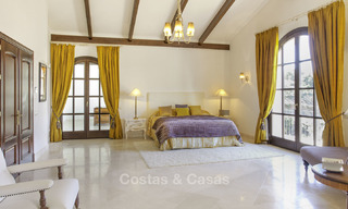 Superbe villa de luxe de style rustique rénovée à vendre dans le domaine exclusif de La Zagaleta, Benahavis, Marbella. 23256 
