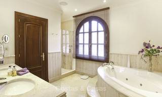 Superbe villa de luxe de style rustique rénovée à vendre dans le domaine exclusif de La Zagaleta, Benahavis, Marbella. 23260 