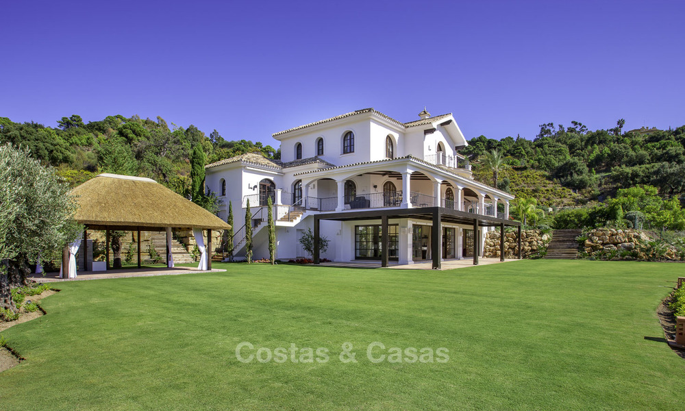 Superbe villa de luxe de style rustique rénovée à vendre dans le domaine exclusif de La Zagaleta, Benahavis, Marbella. 23265