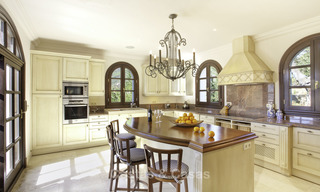 Superbe villa de luxe de style rustique rénovée à vendre dans le domaine exclusif de La Zagaleta, Benahavis, Marbella. 23267 