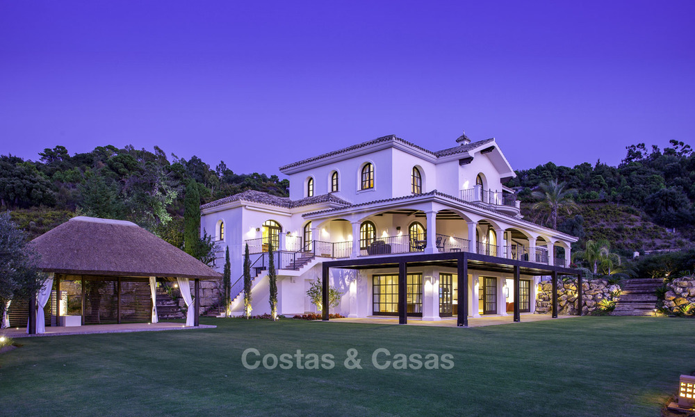 Superbe villa de luxe de style rustique rénovée à vendre dans le domaine exclusif de La Zagaleta, Benahavis, Marbella. 23279