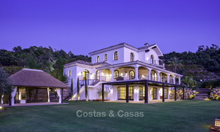 Superbe villa de luxe de style rustique rénovée à vendre dans le domaine exclusif de La Zagaleta, Benahavis, Marbella. 23279 