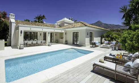 Elégante et luxueuse villa de style méditerranéen à vendre, entièrement rénovée, dans la Vallée du Golf de Nueva Andalucía, Marbella 14230
