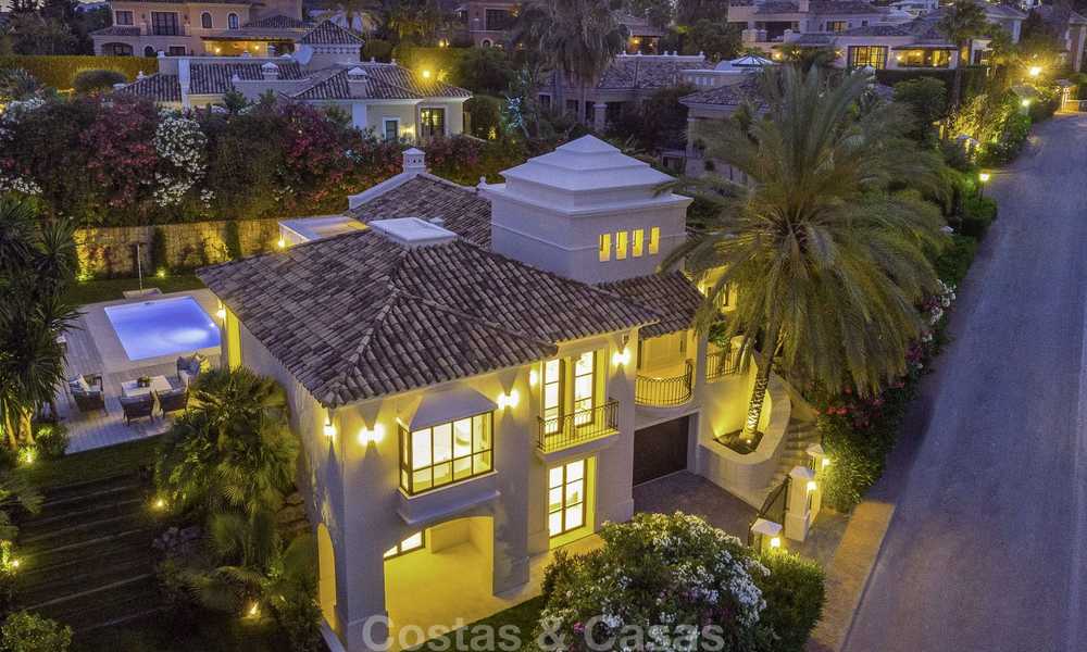 Elégante et luxueuse villa de style méditerranéen à vendre, entièrement rénovée, dans la Vallée du Golf de Nueva Andalucía, Marbella 14235